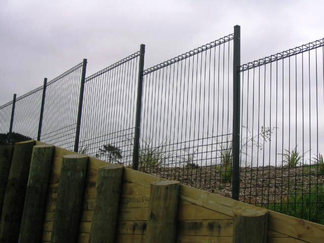 Contour Panel Fence